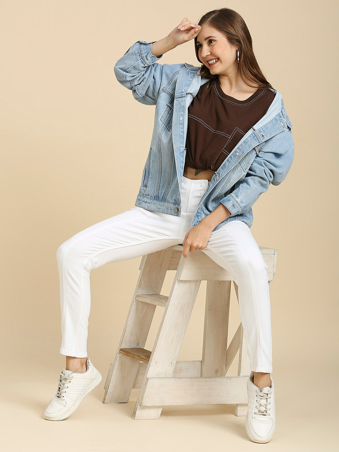 Women Slim Fit High-Rise Light Fade Stretchable Jeans